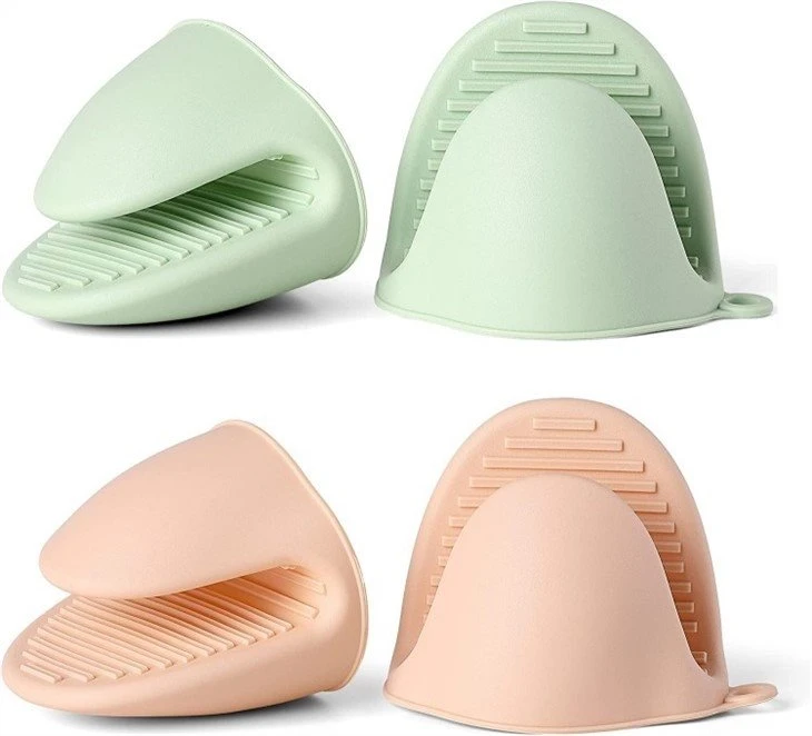 Mini oven gloves